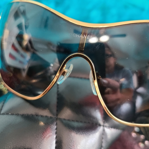 EUC Chanel Sunglasses - Picture 7 of 7